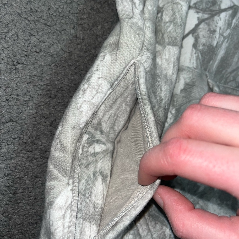 Hollister Camo Hoodies White and Green Bundle - Picture 4 of 9